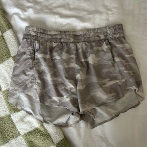 Athleta Hustle Shorts - White Camo Print, RARE PATTERN